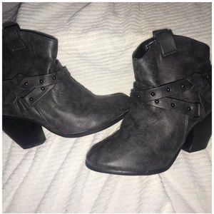 Ankle boots